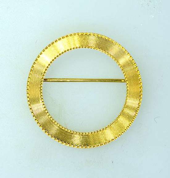 Lustrous 14kt Gold Brooch