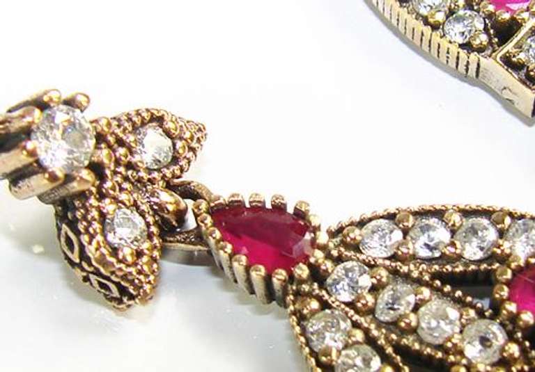 Appealing Antique Design Beautiful Gems 925 SS Earrings