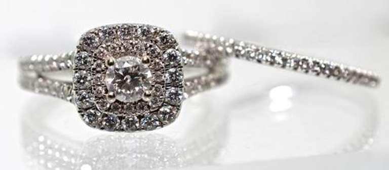 Fashionable 1ct tw 14K Wedding Set