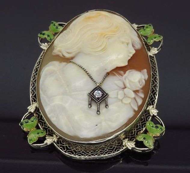 Vintage Cameo Brooch