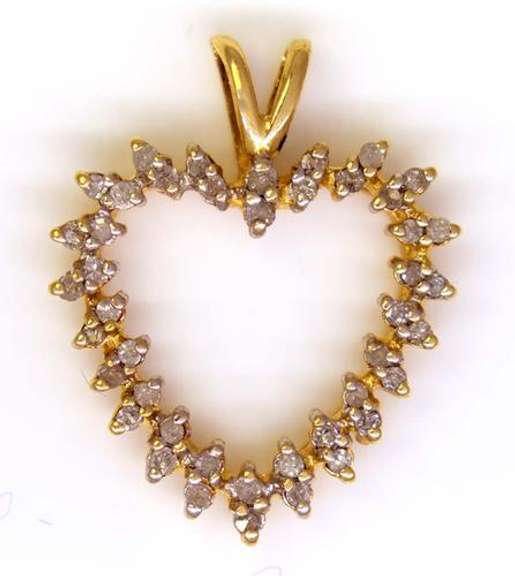 Diamond Heart Pendant in Gold