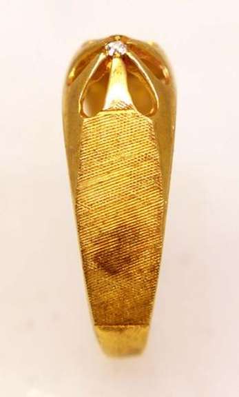 Flower Motif Gold Ring with Diamond, Size 9.5