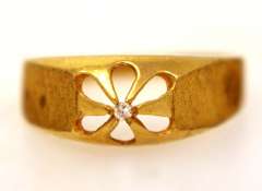Flower Motif Gold Ring with Diamond, Size 9.5