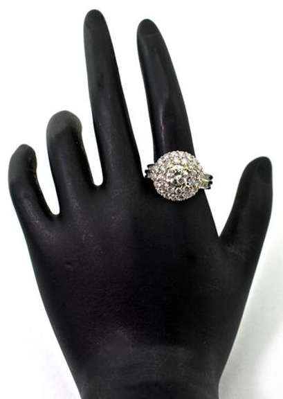 Impressive High End 18K Diamond Cluster Ring