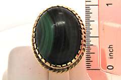 LADIES 14 KT YELLOW GOLD MALACHITE RING.