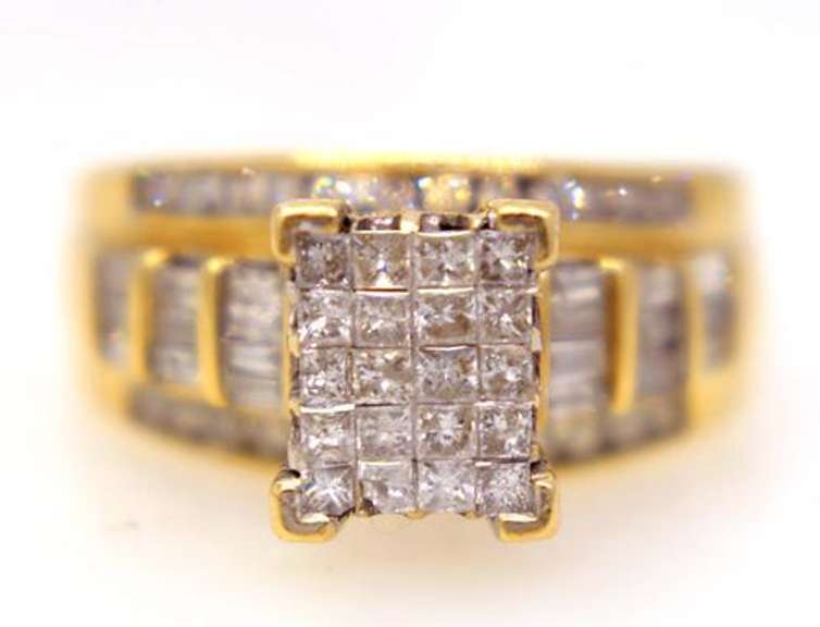 1CTW Diamond Engagement Ring in Gold, Size 6.75