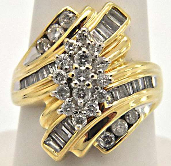 LADIES 14KT GOLD AND DIAMOND COCTAIL RING.