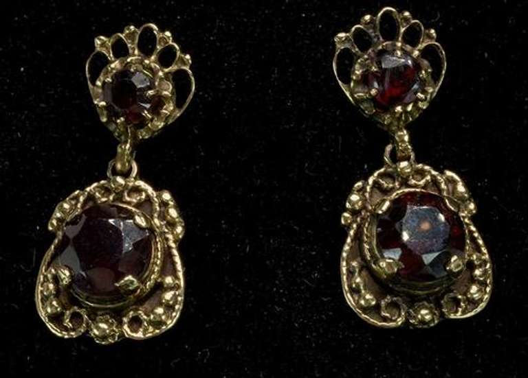 Victorian Garnet & Gold Filigree Earrings