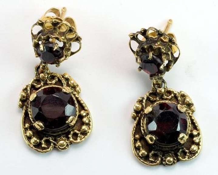 Victorian Garnet & Gold Filigree Earrings