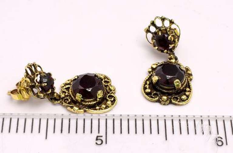 Victorian Garnet & Gold Filigree Earrings