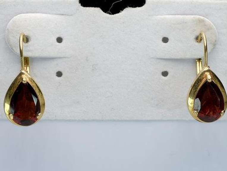 Pear-Cut Garnet Earrings in Gold