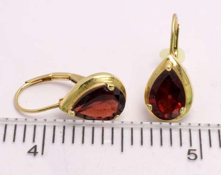 Pear-Cut Garnet Earrings in Gold