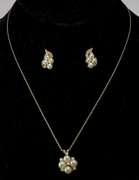 Gorgeous Pearl Cluster Necklace & Earrings