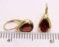 Pear-Cut Garnet Earrings in Gold
