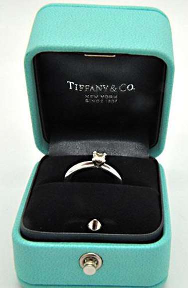 TIFANNY AND CO. PLATINUM ENGAGEMENT RING.