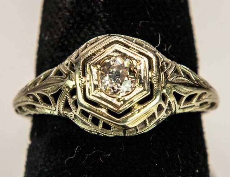 Geometric Filigree Diamond Ring in Gold