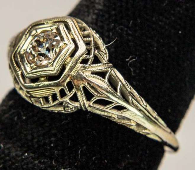 Geometric Filigree Diamond Ring in Gold