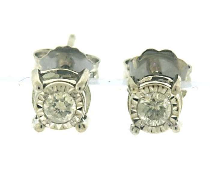 Lovely Diamond Stud Earrings
