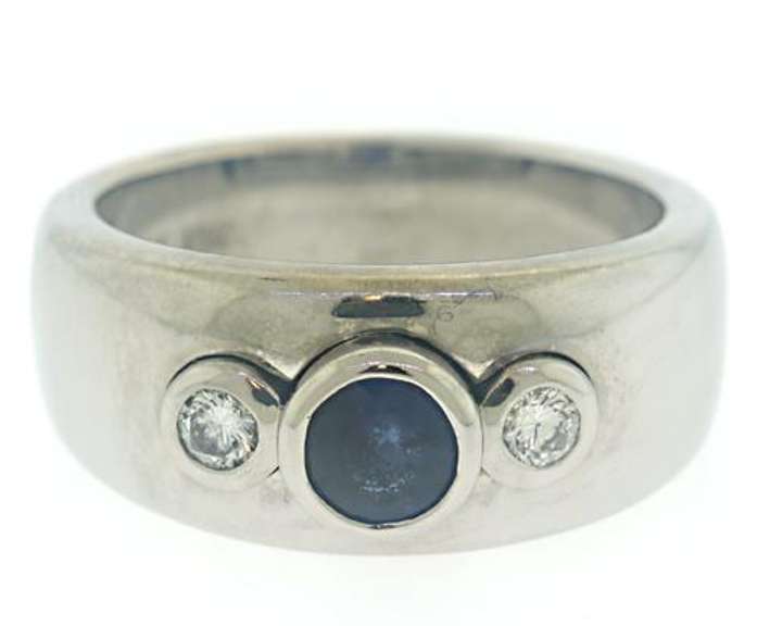 Elegant Diamond and Sapphire Ring