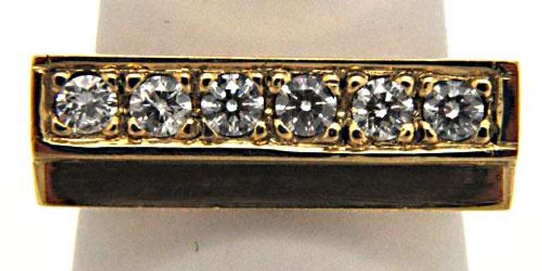 Square Design Unique Ring in 18kt Gold