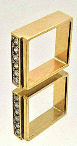 Square Design Unique Ring in 18kt Gold