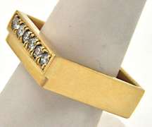 Square Design Unique Ring in 18kt Gold