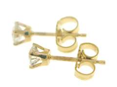 Simple 14kt YG Diamond Stud Earrings