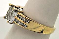 10K YELLOW GOLD LADIES DIAMOND RING.