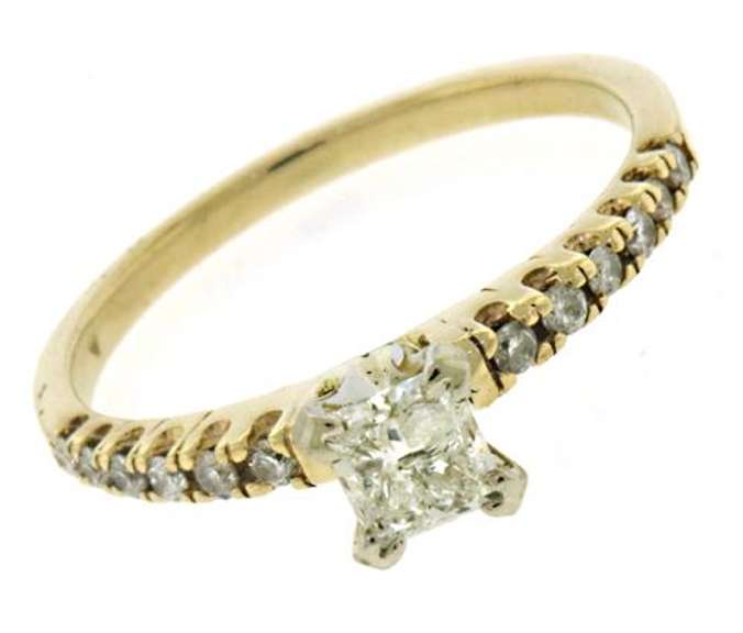 Fabulous Princess Cut Center Diamond in Diamond Setting