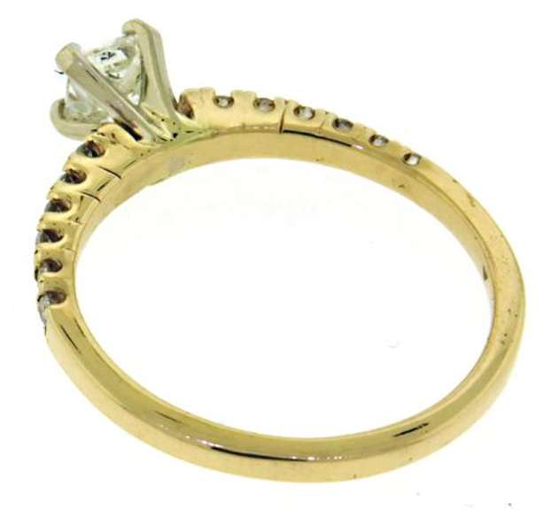 Fabulous Princess Cut Center Diamond in Diamond Setting