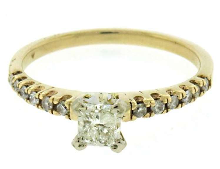 Fabulous Princess Cut Center Diamond in Diamond Setting