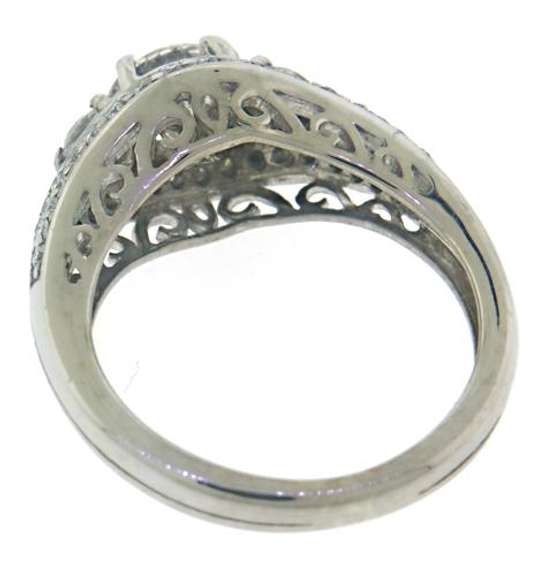 Dreamy Round Brilliant Cut Diamond Engagement Ring