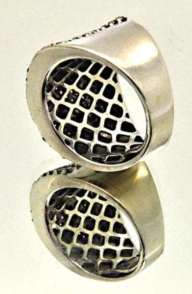 LADIES 14K WHITE GOLD BAND WITH 1.50 CARAT OF DIAMONDS.