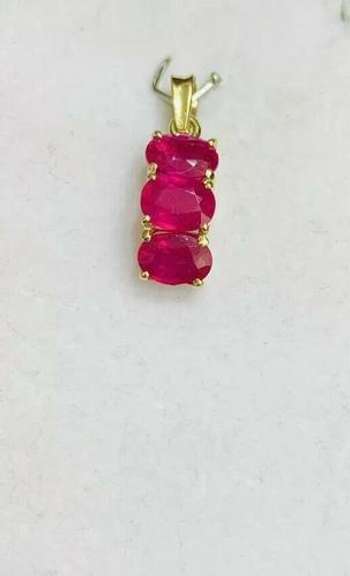 Beautiful 4.50 Carat Ruby Pendant, 14kt Gold