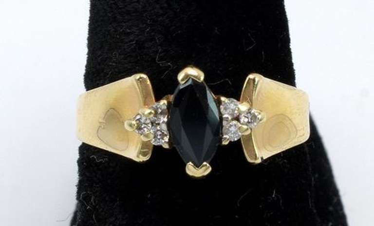 Beautiful 14KT Sapphire & Diamond Ring