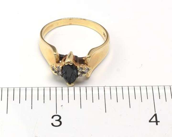 Beautiful 14KT Sapphire & Diamond Ring