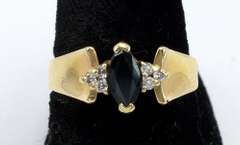 Beautiful 14KT Sapphire & Diamond Ring