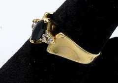 Beautiful 14KT Sapphire & Diamond Ring