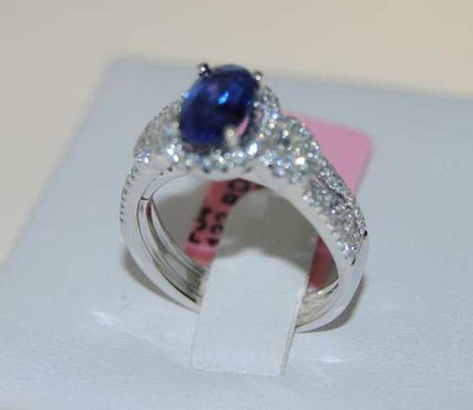 18kt White Gold Sapphire & Diamond Ring