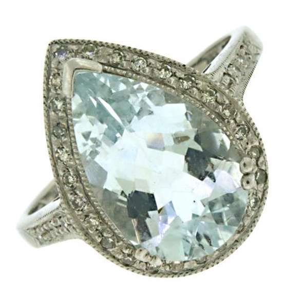 Gorgeous Aquamarine and Diamond Ring in 14kt