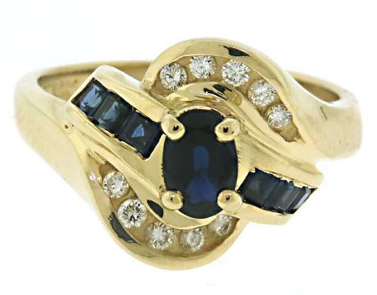 Beautiful Sapphire and Diamond Ring