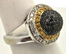 18K WHITE GOLD RING WITH WHITE, BLACK AND YELLOW DIAMONDS