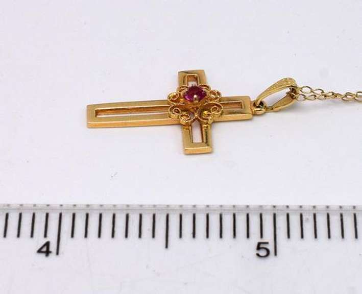 Very Elegant Cross with Chain, 14KT