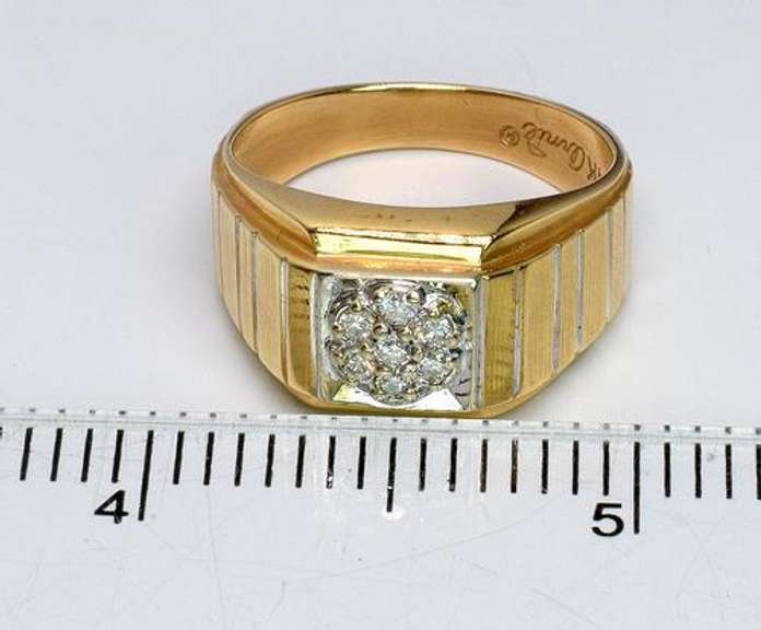 Stylish Mens Diamond Cluster Ring in Gold