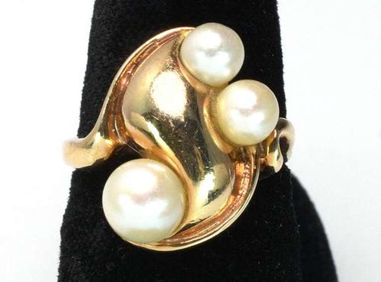 3-Pearl & Gold Ring