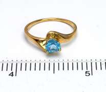 Cute Heart-Cut Blue Topaz Ring in Gold