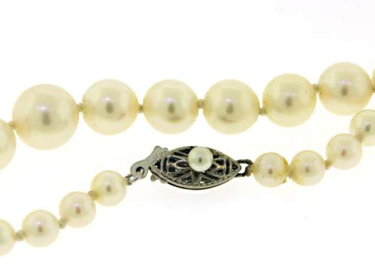 Vintage Graduated Pearl Necklace