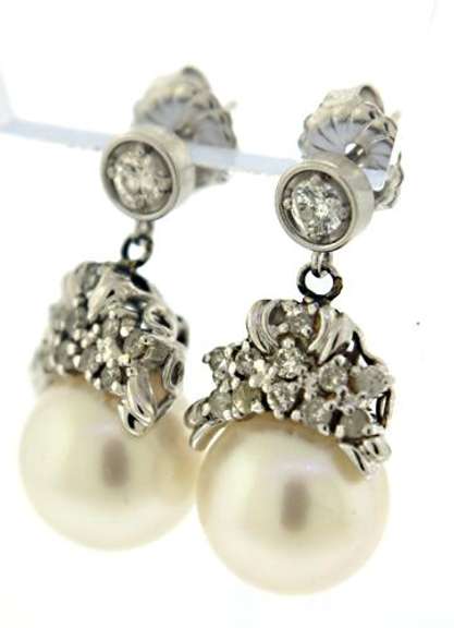 Elegant 18kt South Sea and Diamond Dangle Earrings