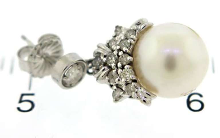 Elegant 18kt South Sea and Diamond Dangle Earrings