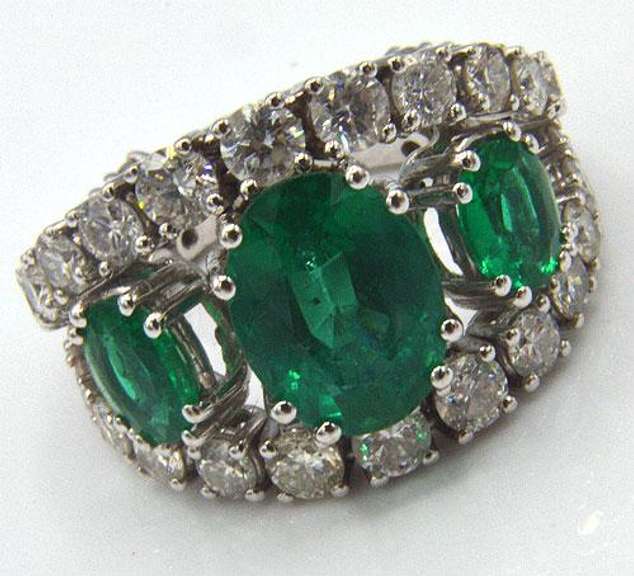 Sparkling Emerald and Diamond Ring
